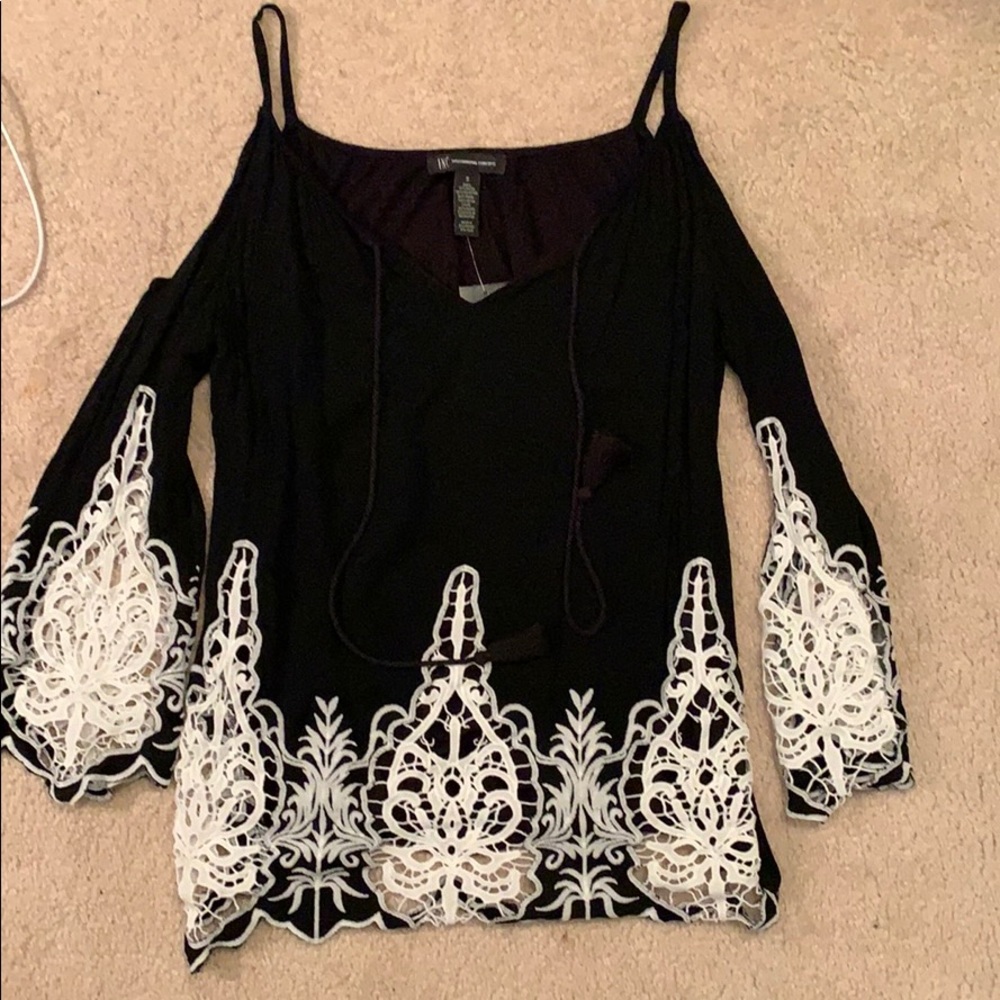 Black and white tank top blouse